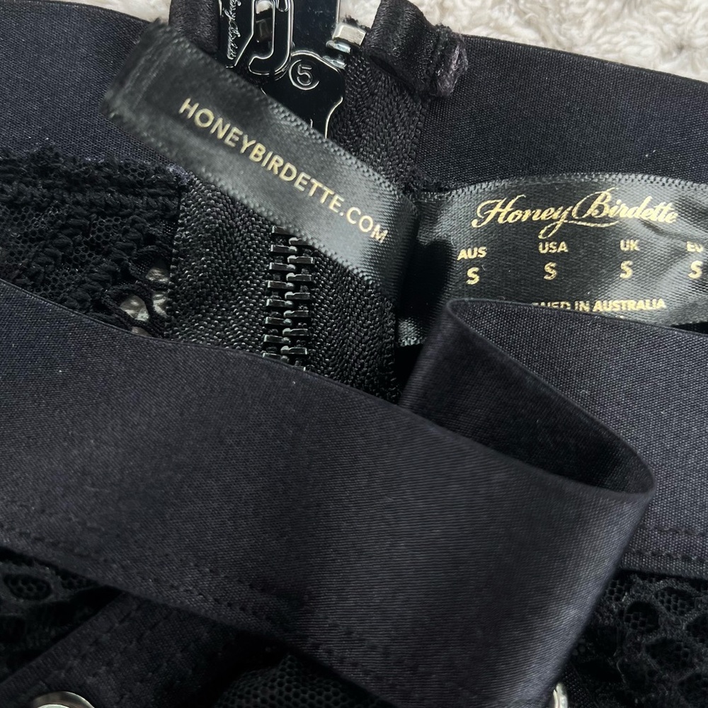 ***SOLD*** 🖤⚔️📸 Honey Birdette Courtney Suspender Skirt 📸⚔️🖤 Size Small (S) - Picture 15 of 16